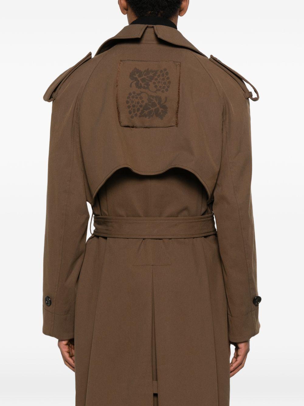 Trench doppiopetto marrone con cintura 