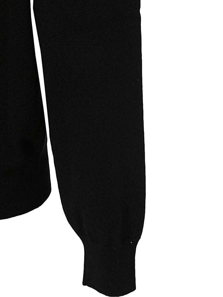 Maglione nero a collo alto