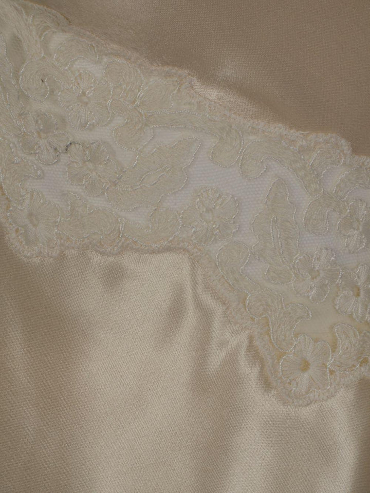 Top con bordo di pizzo 