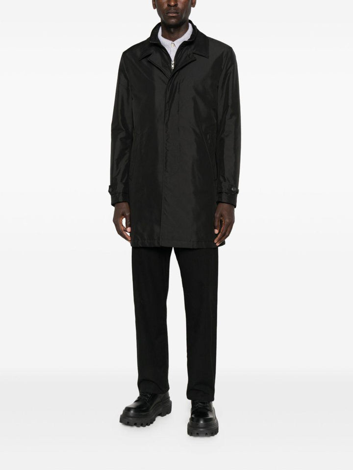 Cappotto impermeabile nero con zip