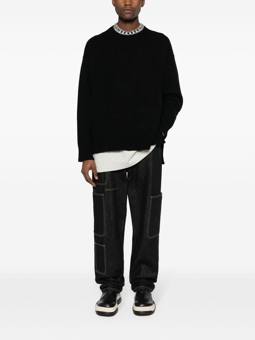 Maglione blu con spacco laterale 