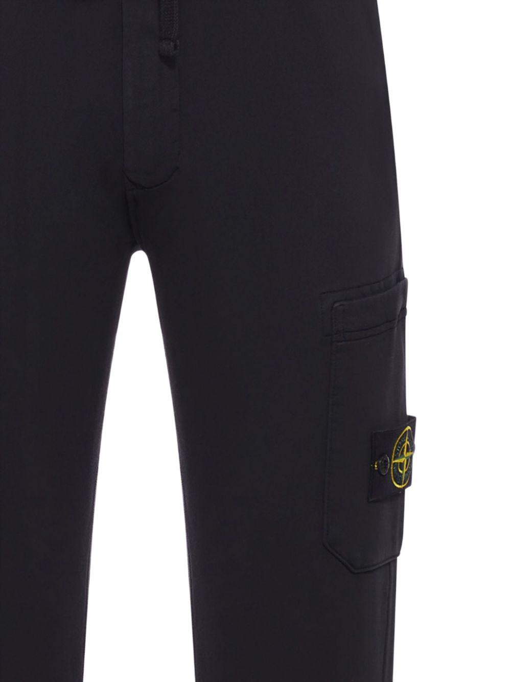 Pantaloni sportivi nero con tasca applicata 