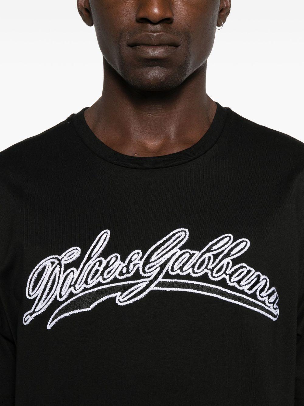 T-shirt nera con stampa 