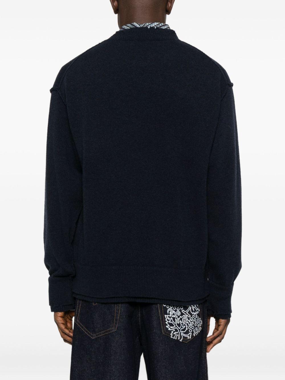 Maglione blu girocollo effetto vissuto 