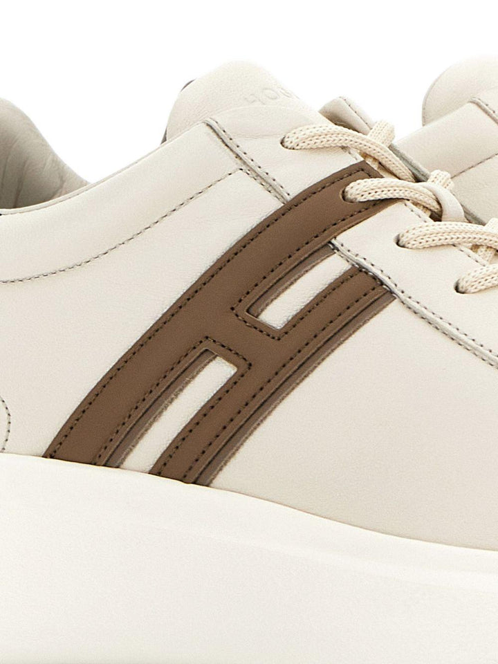 Sneakers beige chiaro H580 con suola chunky 