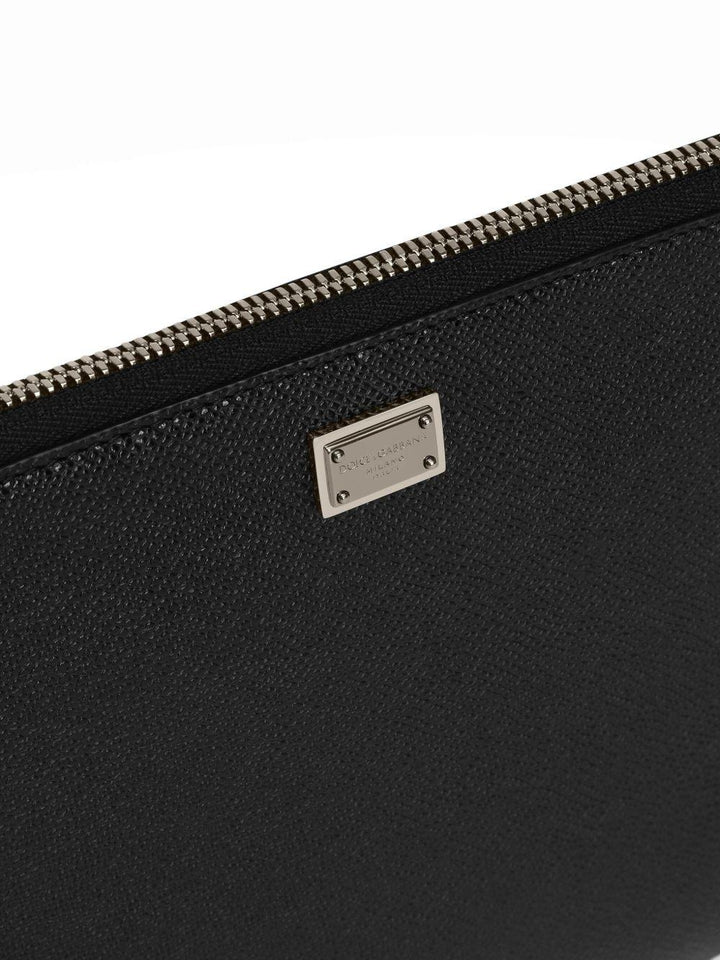 Clutch nera in pelle con zip e logo 