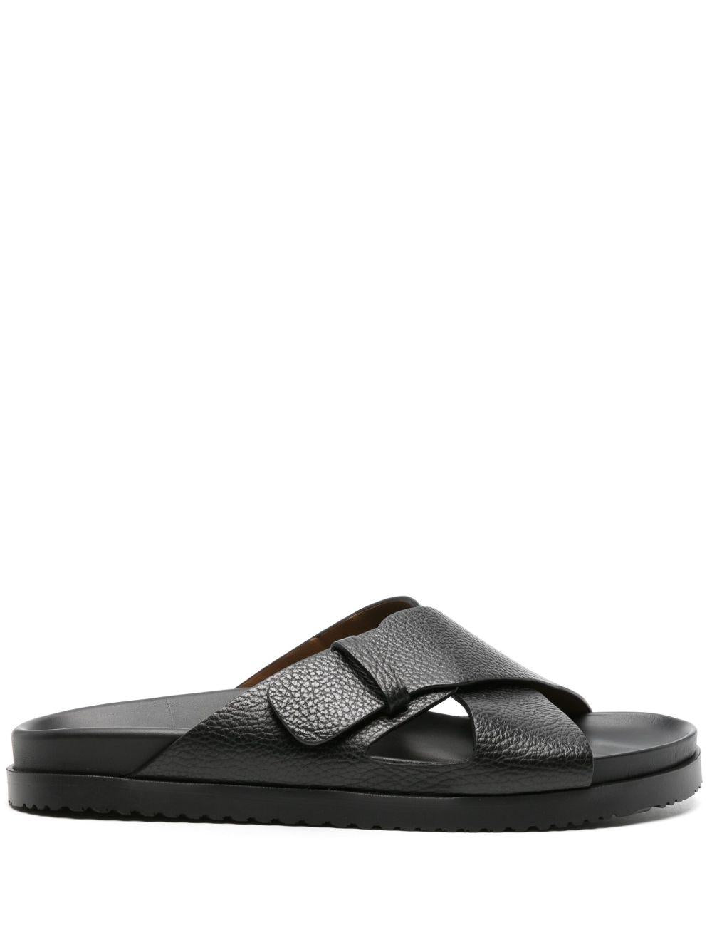 Sandali slides nero con fasce incrociate in pelle 