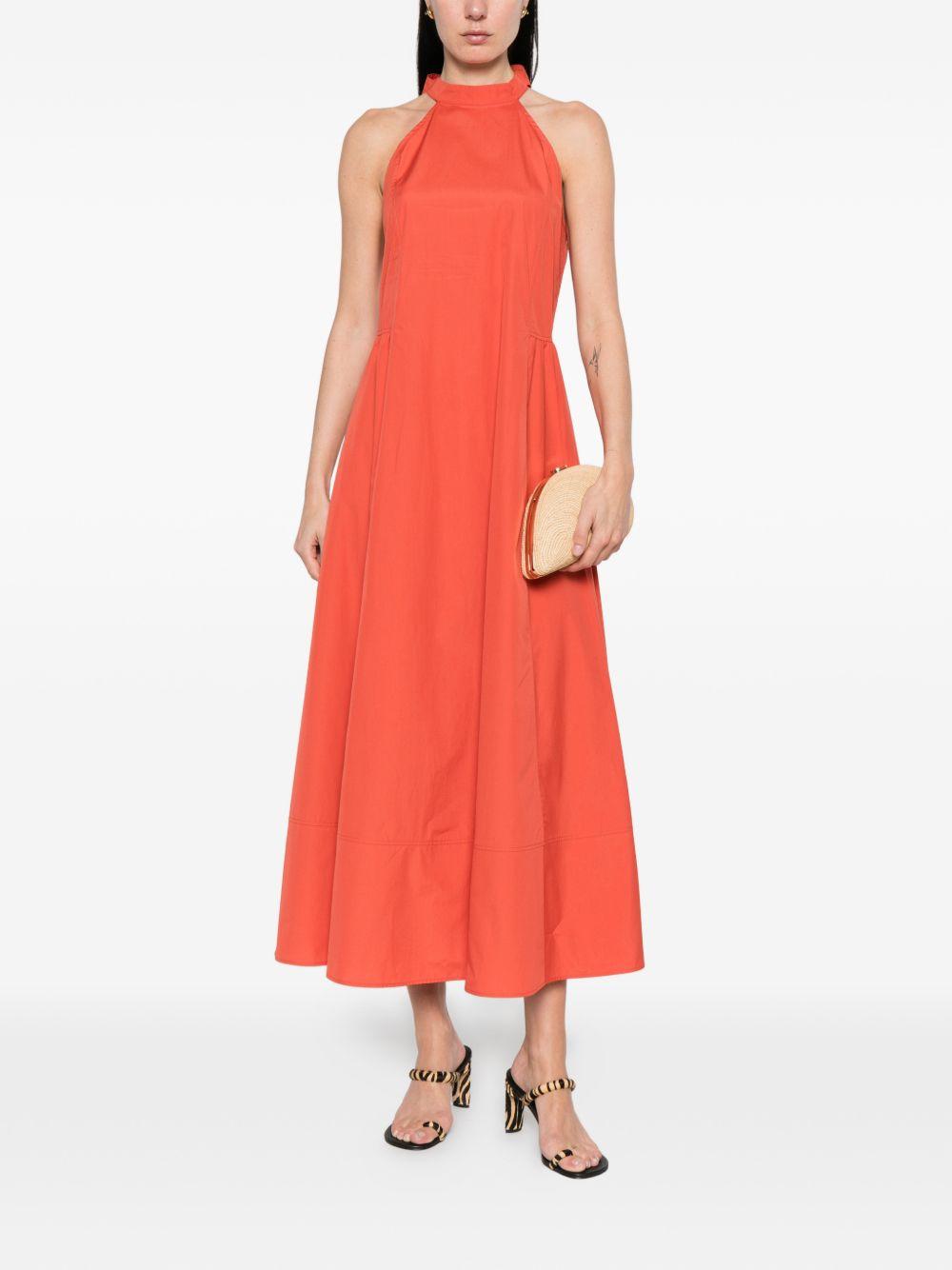Abito con scollo all&