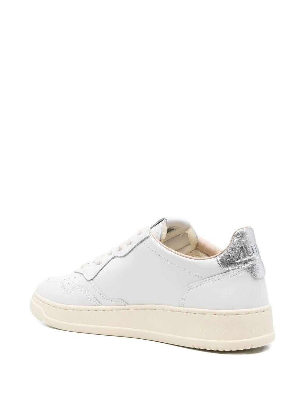 Sneakers bianche Medalist in pelle con inserto metallizzato 