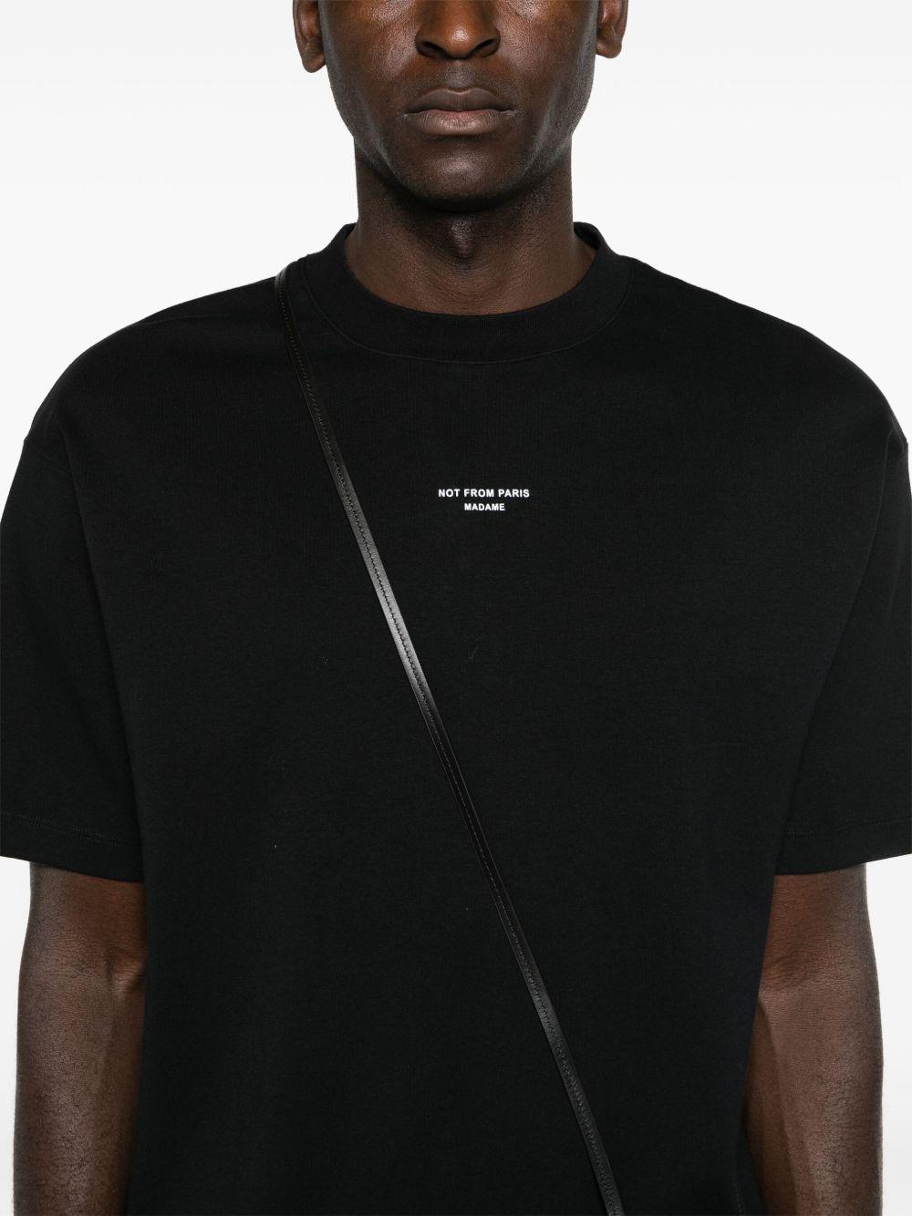 T-shirt nera con stampa 