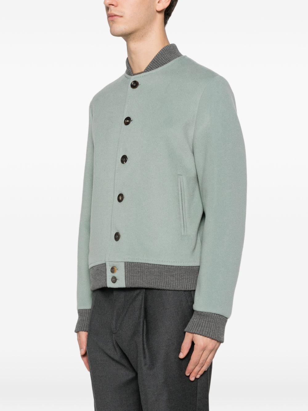 Bomber verde con bottoni 