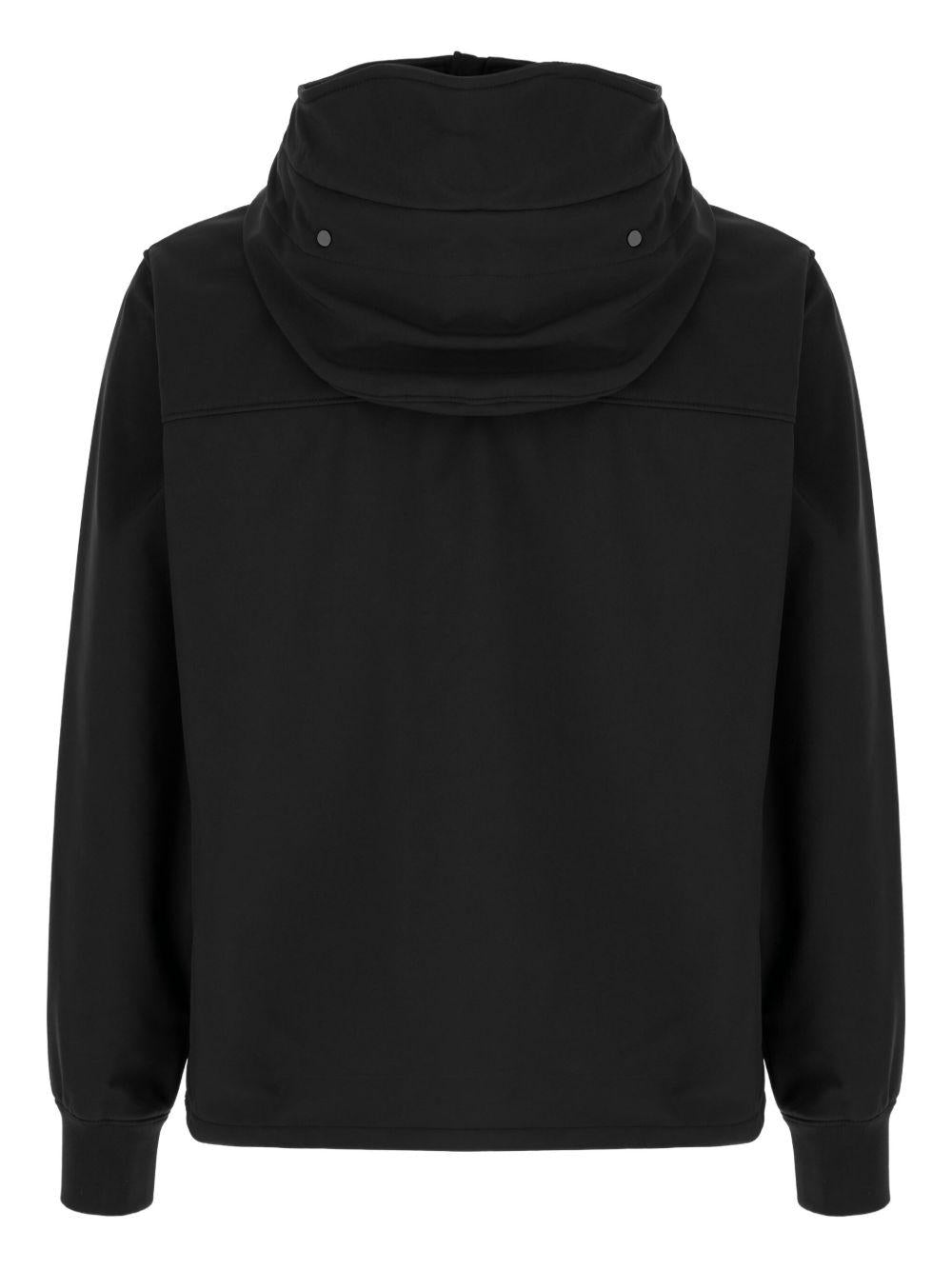 Giacca nera con zip e cappuccio regolabile