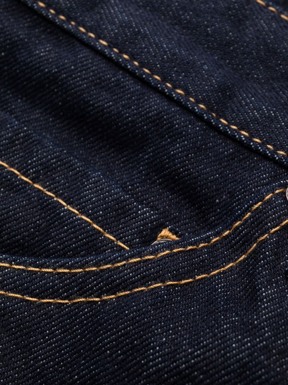 Jeans Blu Scuro Con Patch Rossa